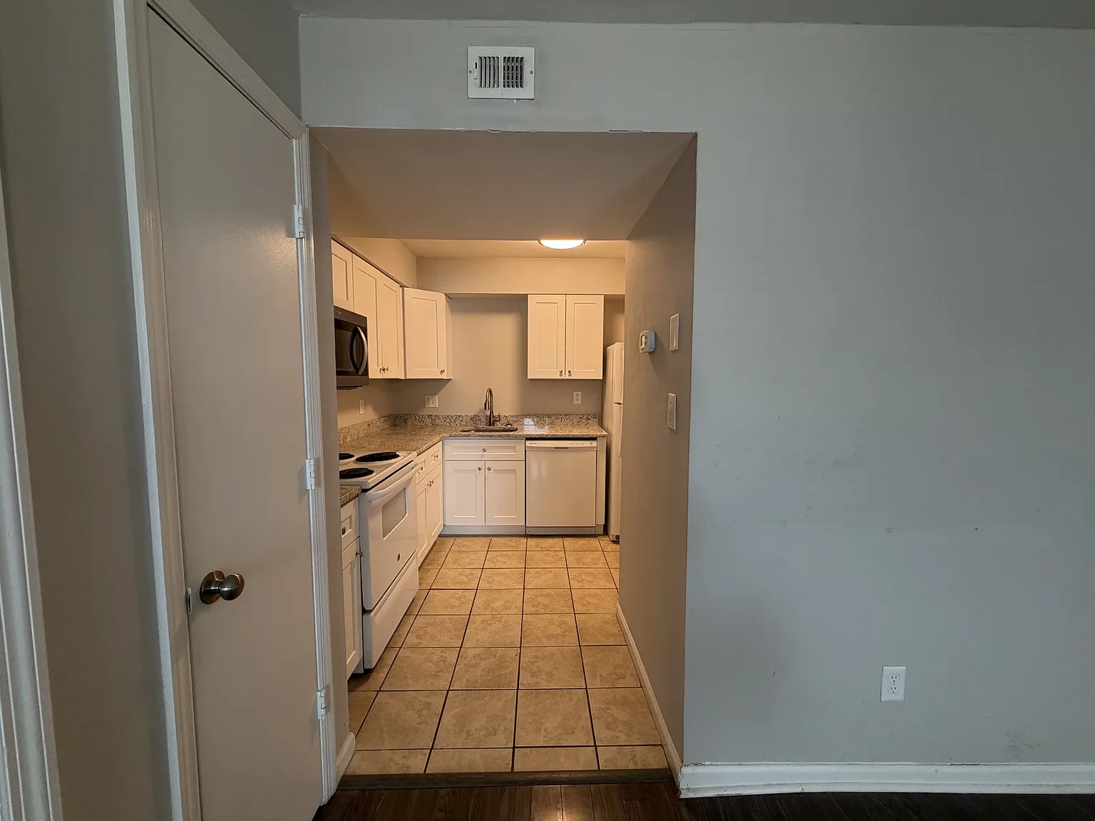 2 bed, 2.0 bath, 846 sqft, $1,500 — Photo 4