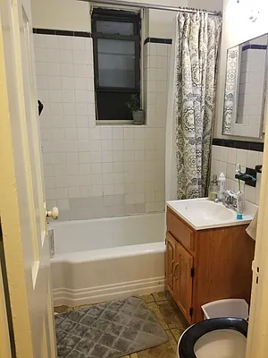 Rented by Zikos Realty Services | media 12