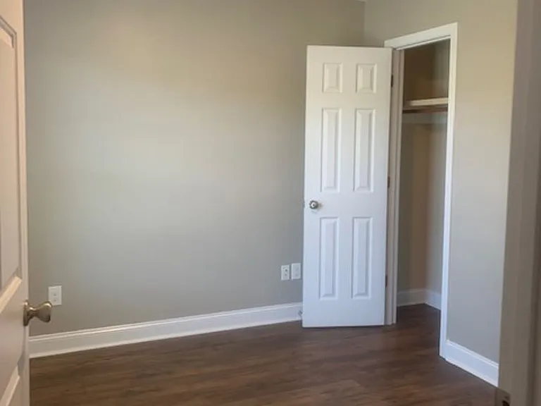 670 Amberdale West Cir — Photo 12