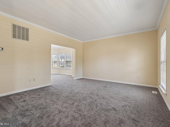 5th image of 18122 Samuel Cir