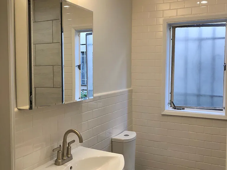 8333 1/4 Blackburn Ave — Photo 8