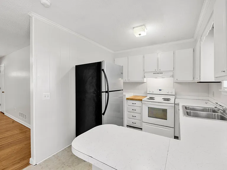 2900 Holt Dr — Photo 13