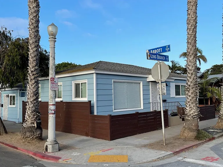 2139 Abbott St — Photo 9
