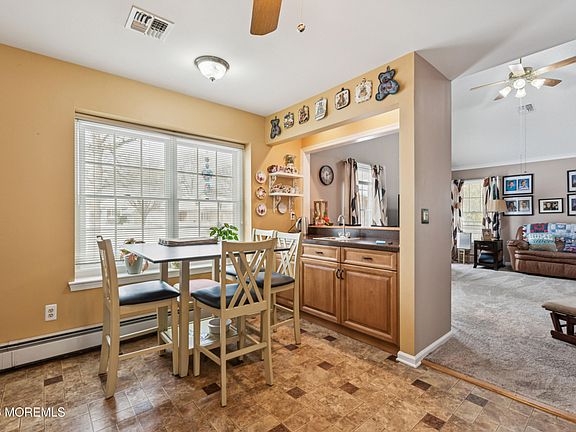 3rd image of 1583 Goldspire Road