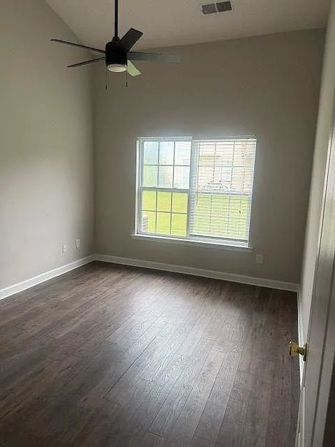 2 bed, 2.0 bath, 1304 sqft, $1,900 — Photo 4