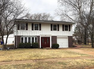 501 Clarington Dr, Ballwin, MO 63011