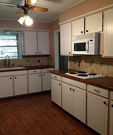 3rd image of 2710 Arrowhead Dr