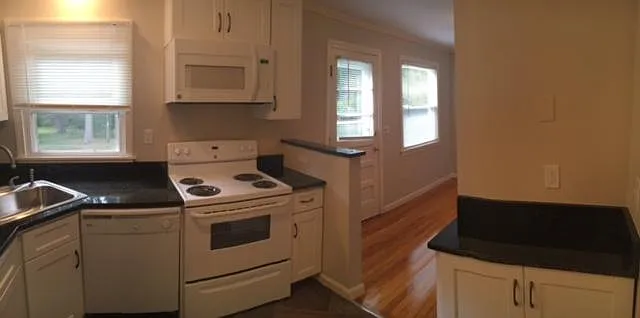 24 Hobart Ln #24 — Photo 13
