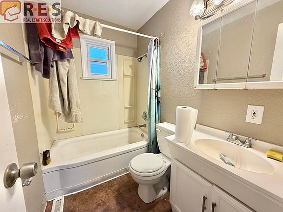 5th image of 320 E Harvard Ave
