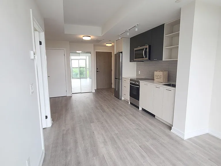 2300 Saint Clair Ave W #804 — Photo 12