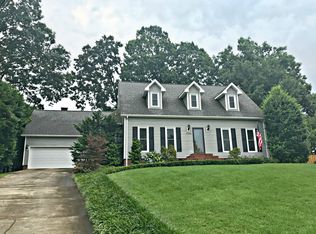 1055 13th Avenue Pl NW, Hickory, NC 28601