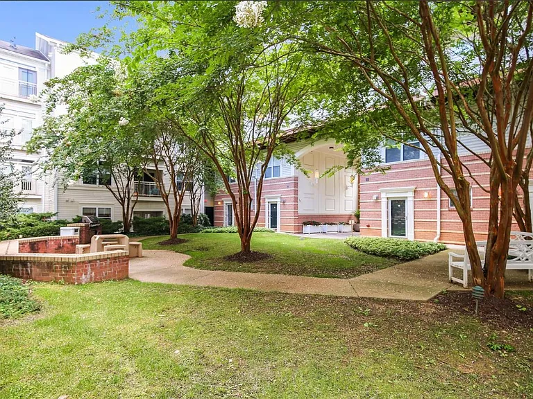 2791 Centerboro Dr #186 — Photo 15