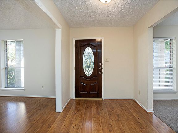 3rd image of 11902 Quail Creek Dr
