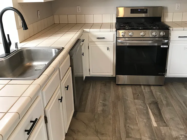 8925 Jedediah Smith Dr — Photo 5