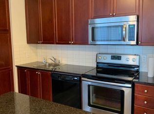 330 Burnhamthorpe Rd W #1604, Mississauga, ON L5B 0E1