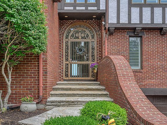 2nd image of 30294 Waterford Dr