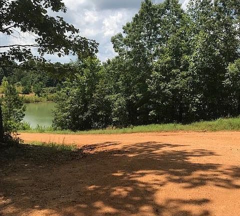 3rd image of 31 Aerie Lake Cir