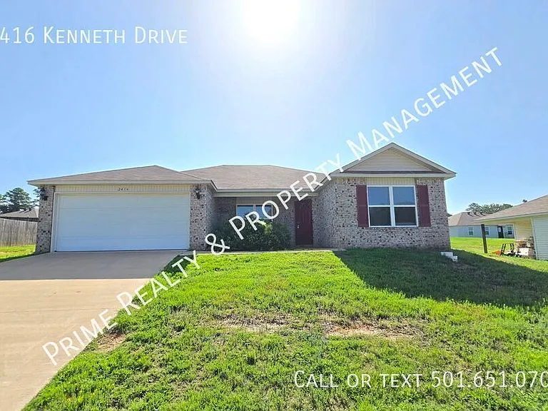 2416 Kenneth Dr — Photo 1