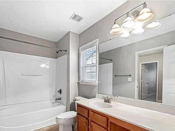 4th image of 4509 Stone Mountain Dr
