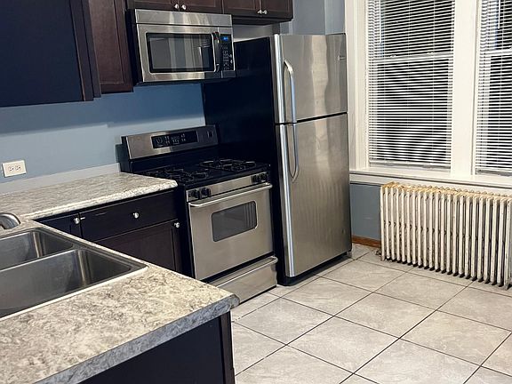 2nd image of 410 Marengo Ave APT 1S