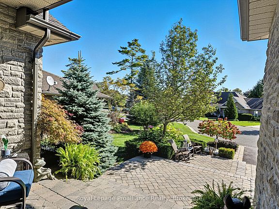 3rd image of 6 Birch Ct