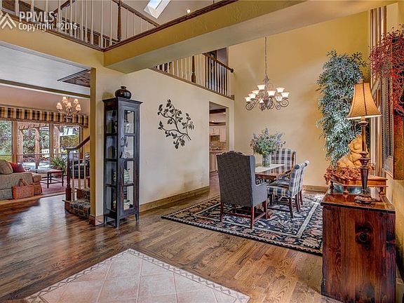 Custom tile & hardwood entry