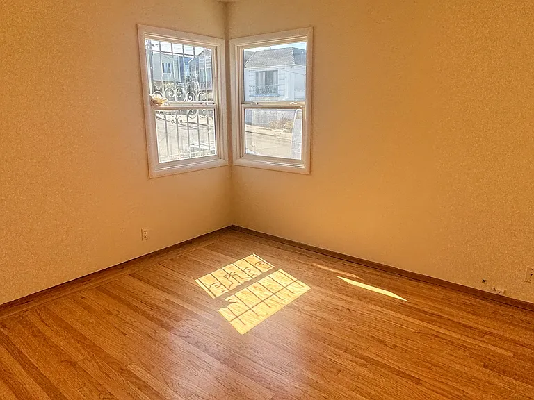 2652 Quintara St — Photo 14