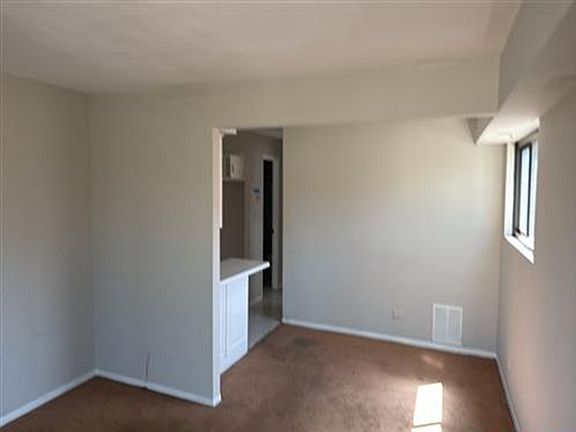 5th image of 18405 Wentworth Ave APT 2B
