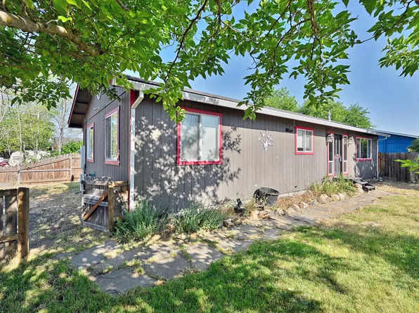 8275 Kimberly Ct, White City, OR 97503