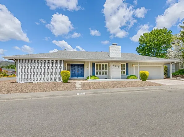 221 Belhaven Court, Santa Rosa, CA 95409
