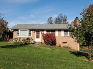 16 Conway Dr, Middletown, PA 17057
