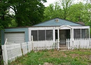 1st image of 208 Logan St