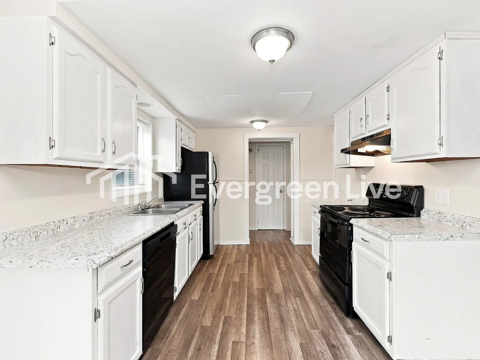 3 bed, 2.0 bath, 1139 sqft, $1,695 — Photo 4