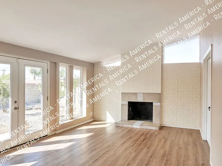 1311 W Wheatridge Dr — Photo 3