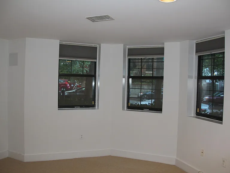 1844 1/2 California St NW — Photo 10