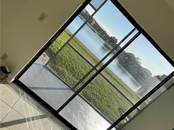 5th image of 607 Lincoln Court #607