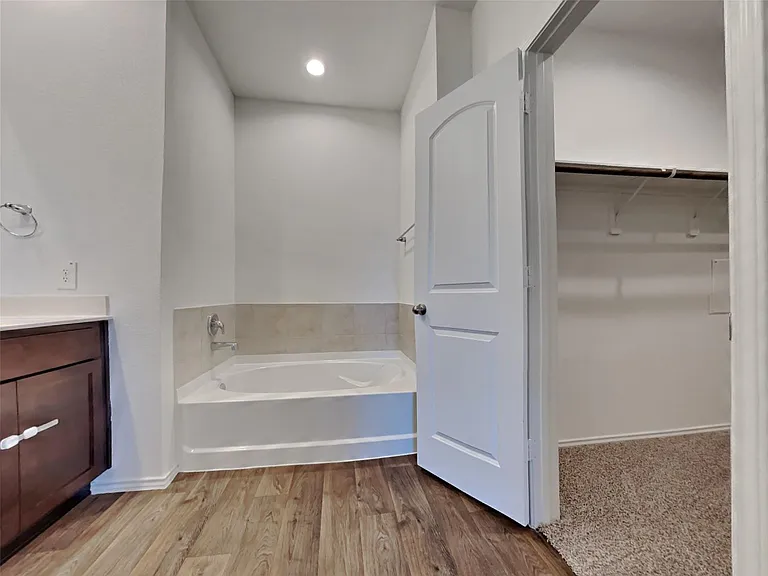 16034 Jordan Meadow Way — Photo 9