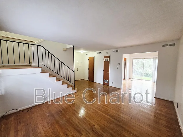 3109 Merrill Ct — Photo 8