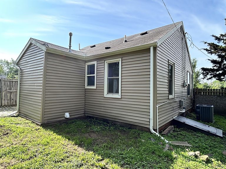 Listing photo 4