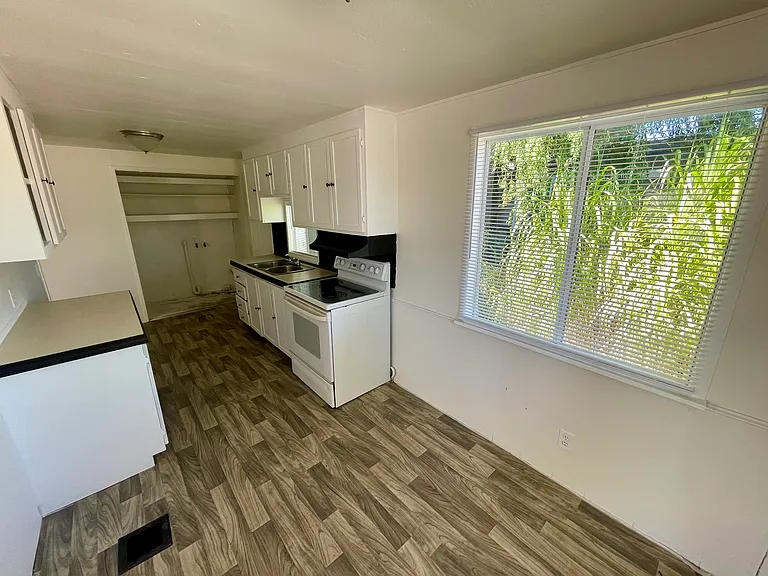 16867 Portner Rd #6 — Photo 5