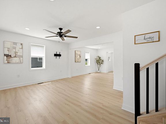 4th image of 106 S George St