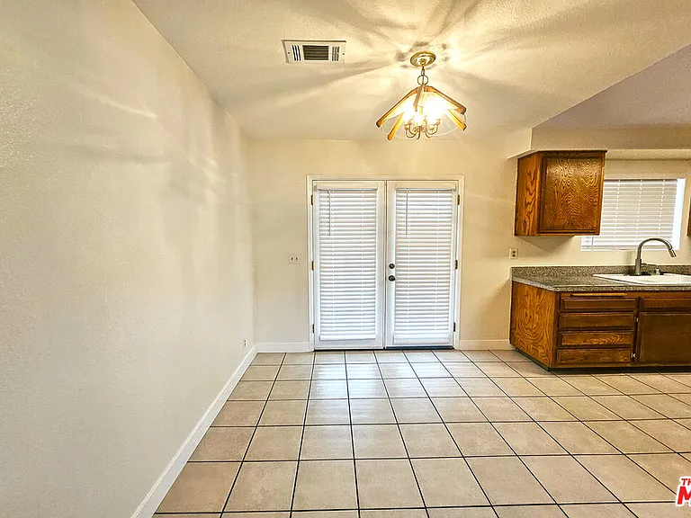 7556 Thousand Oaks Dr — Photo 8