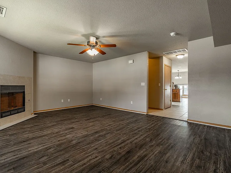 2933 W Scottswood Pl — Photo 4