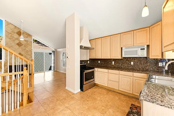 3 bed, 2.5 bath, 1680 sqft, $2,795 — Photo 4