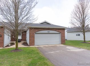 163 Laurelwood Ct SW, Grand Rapids, MI 49548