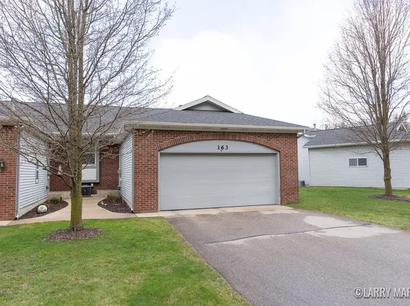 163 Laurelwood Ct SW, Grand Rapids, MI 49548