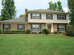 2622 Wood Hollow Dr, Dunwoody, GA 30360