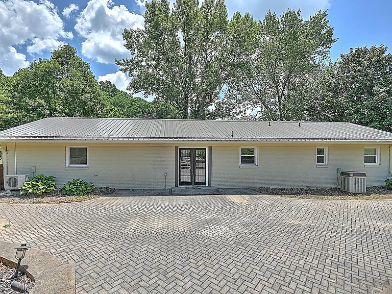 206 Sequoyah Dr — Photo 48
