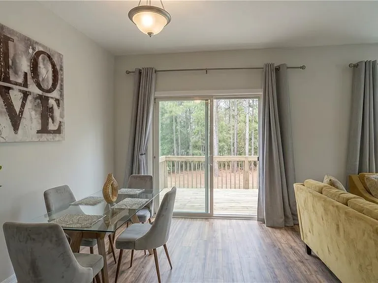 Thorncrest Dr — Photo 9