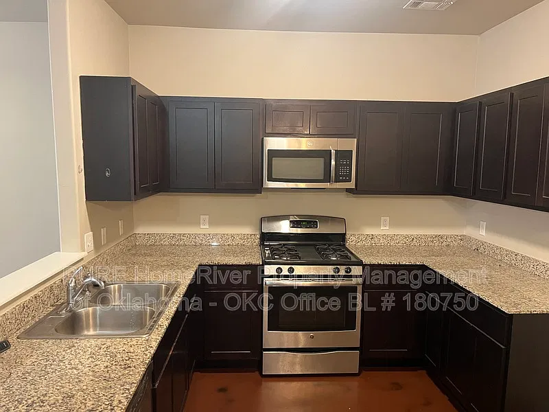 3 bed, 2.0 bath, 1250 sqft, $1,475 — Photo 4